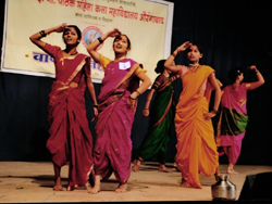 shetkari dance showing grief of farmers 2017-18