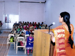 Dr. Vishakha Sharma guide to students in Workshop